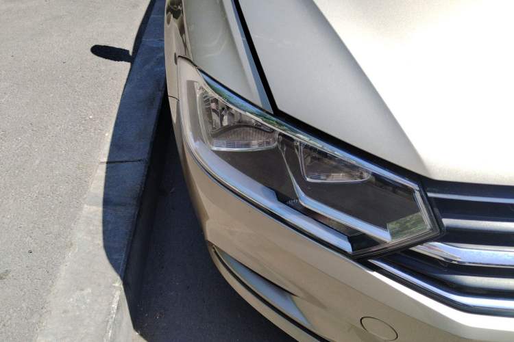 Used Volkswagen Bora 2018 1.5L Automatic Fashion Model Right Front Headlight