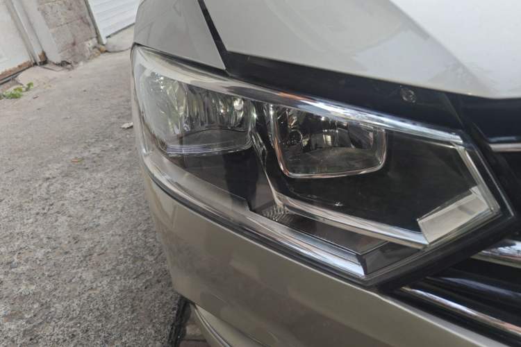 Used Volkswagen Bora 2018 1.5L Automatic Comfort Model Right Front Headlight
