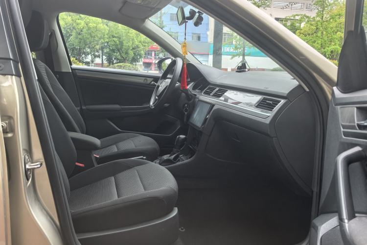 Used Volkswagen Bora 2018 1.5L Automatic Fashion Model Right Front Seat