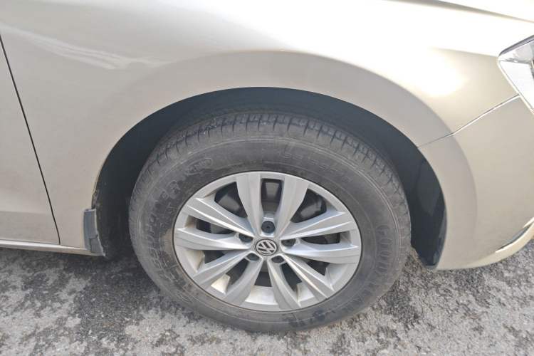Used Volkswagen Bora 2018 1.5L Automatic Fashion Model Right Front Wheel Hub