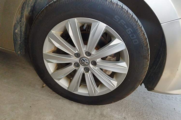 Used Volkswagen Bora 2018 1.5L Automatic Comfort Model Right Front Wheel Hub