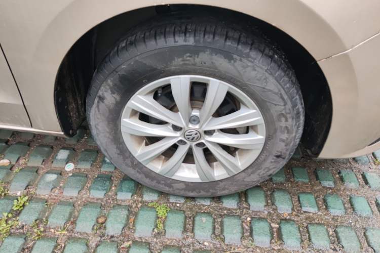 Used Volkswagen Bora 2018 1.5L Manual Fashion Model Right Front Wheel Hub