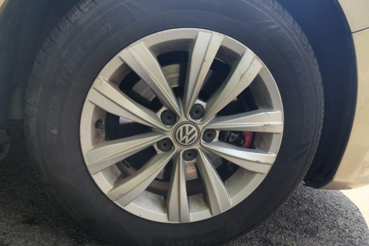Used Volkswagen Bora 2018 1.5L Automatic Fashion Model Right Front Wheel Hub