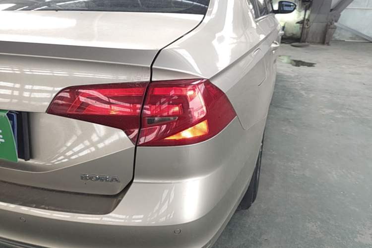 Used Volkswagen Bora 2018 1.5L Automatic Comfort Model Right Rear Taillight