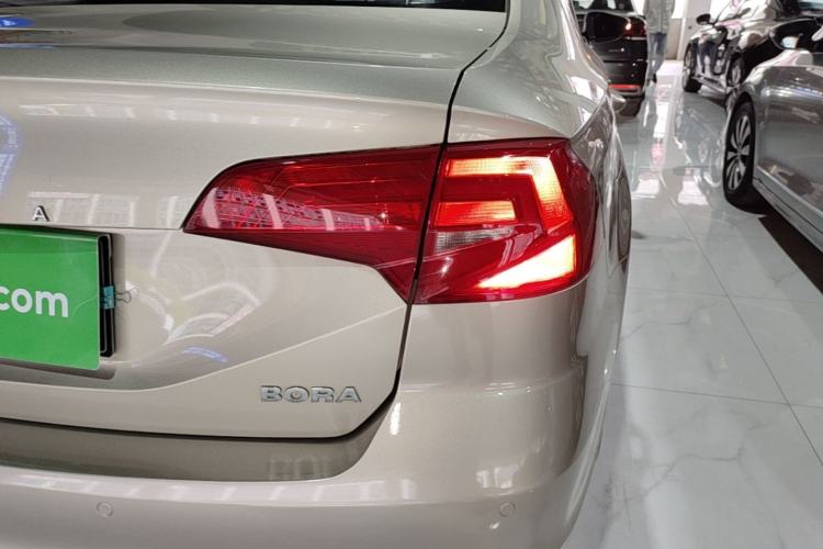 Used Volkswagen Bora 2018 1.5L Automatic Fashion Model Right Rear Taillight