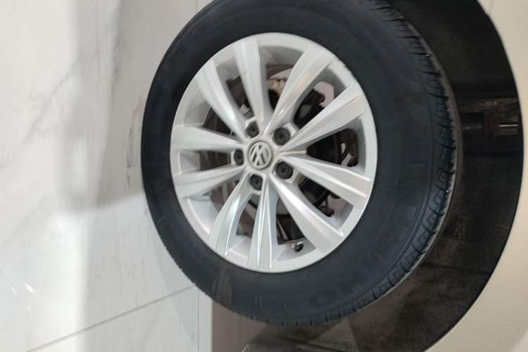 Used Volkswagen Bora 2018 1.5L Automatic Fashion Model Right Rear Wheel Hub
