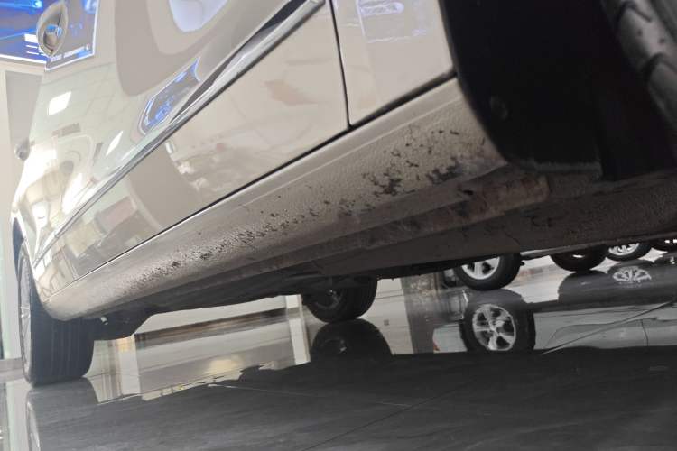 Used Volkswagen Bora 2018 1.5L Manual Comfort Model Right Side Sill