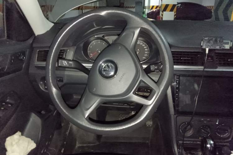 Used Volkswagen Bora 2018 1.5L Automatic Fashion Model Steering Wheel