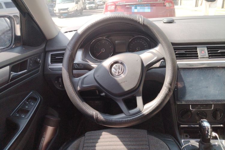 Used Volkswagen Bora 2018 1.5L Automatic Fashion Model Steering Wheel