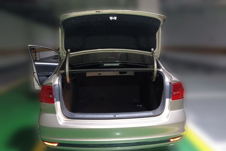 Used Volkswagen Bora 2018 1.5L Automatic Fashion Model Trunk