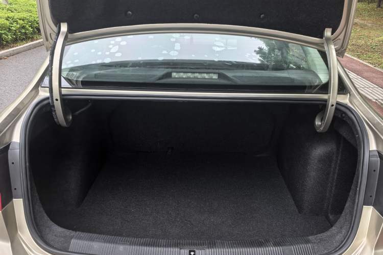 Used Volkswagen Bora 2018 1.5L Automatic Fashion Model Trunk