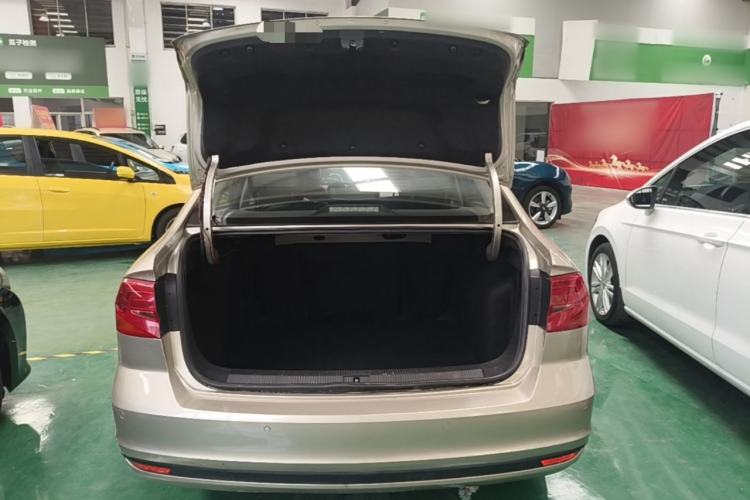 Used Volkswagen Bora 2018 1.5L Automatic Fashion Model Trunk