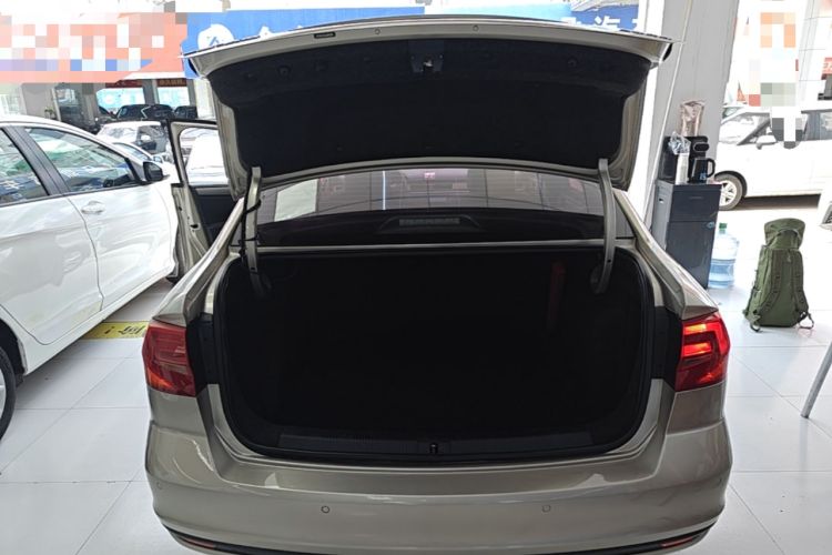 Used Volkswagen Bora 2018 1.5L Automatic Fashion Model Trunk