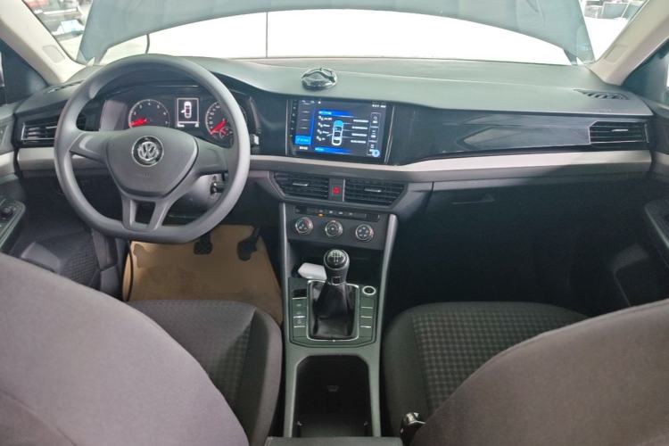 Used Volkswagen Bora 2019 1.5L Manual Fashion Edition Center Console