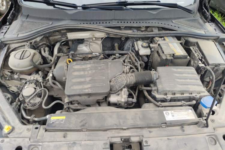 Used Volkswagen Bora 2019 Revised Version 1.5L Automatic Fashionable Style China VI Engine Bay