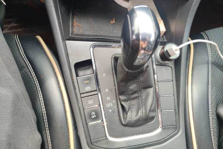 Used Volkswagen Bora 2019 Revised Version 1.5L Automatic Fashionable Style China VI Gear Lever
