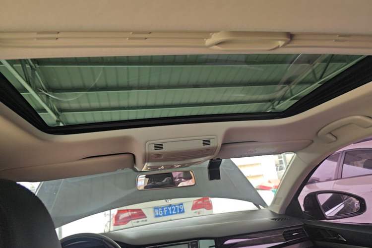 Used Volkswagen Bora 2019 1.5L Automatic Comfort Model Headliner