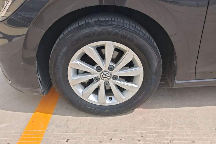 Used Volkswagen Bora 2019 1.5L Manual Fashion Edition Left Front Wheel Hub