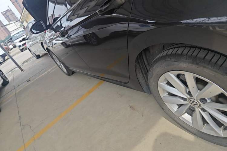 Used Volkswagen Bora 2019 1.5L Automatic Comfort Model Left Side Sill