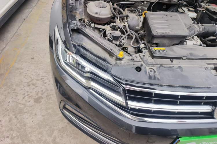 Used Volkswagen Bora 2019 Revised Version 1.5L Automatic Elite Edition China VI Standard Right Front Headlight