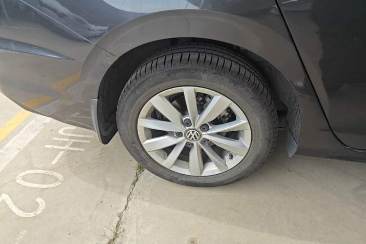 Used Volkswagen Bora 2019 1.5L Automatic Comfort Model Right Rear Wheel Hub