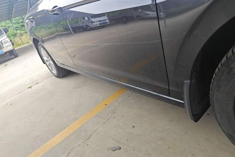 Used Volkswagen Bora 2019 1.5L Automatic Comfort Model Right Side Sill