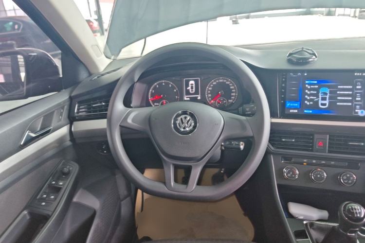 Used Volkswagen Bora 2019 1.5L Manual Fashion Edition Steering Wheel