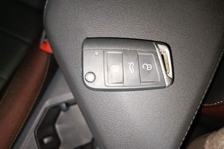 Used Volkswagen Bora 2019 Revised Version 1.5L Automatic Comfort Edition China VI Standard Vehicle Key