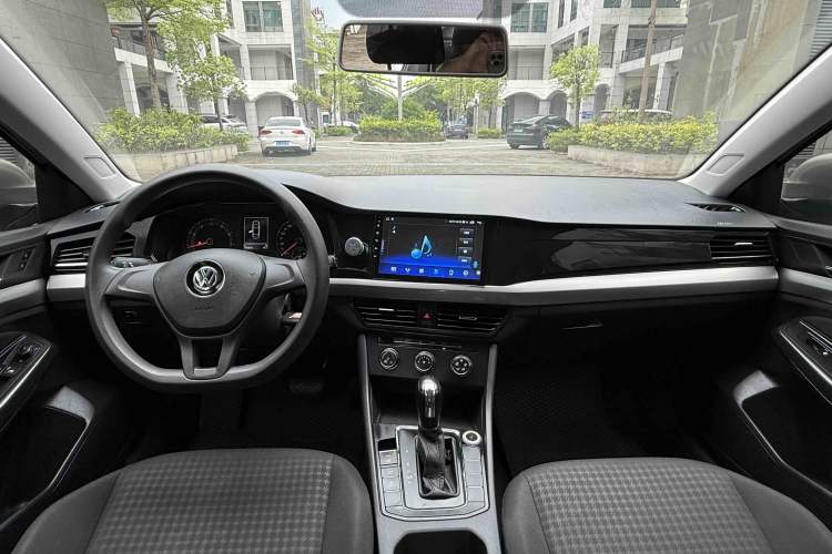 Used Volkswagen Bora 2019 Revised Version 1.5L Automatic Fashionable Style China VI Center Console