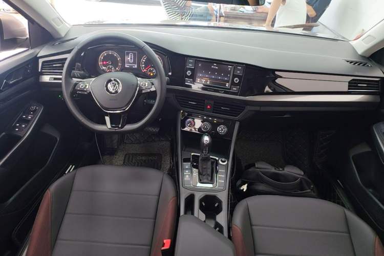 Used Volkswagen Bora 2019 Revised Version 1.5L Automatic Comfort Edition China VI Standard Center Console