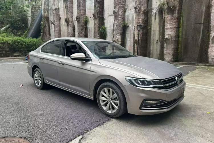 Used Volkswagen Bora 2019 1.5L Manual Comfort Version Front Right 45 Deg
