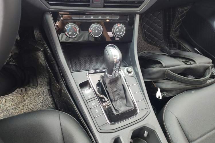 Used Volkswagen Bora 2019 Revised Version 1.5L Automatic Comfort Edition China VI Standard Gear Lever