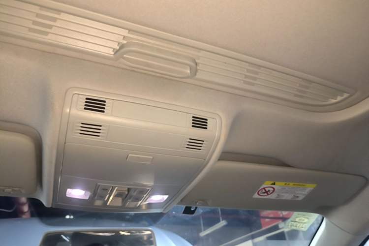 Used Volkswagen Bora 2019 1.5L Manual Comfort Version Headliner