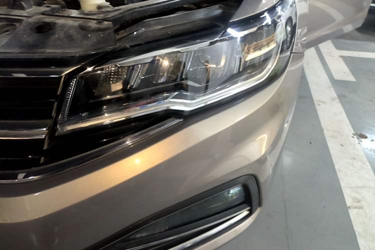 Used Volkswagen Bora 2019 1.5L Manual Comfort Version Left Front Headlight