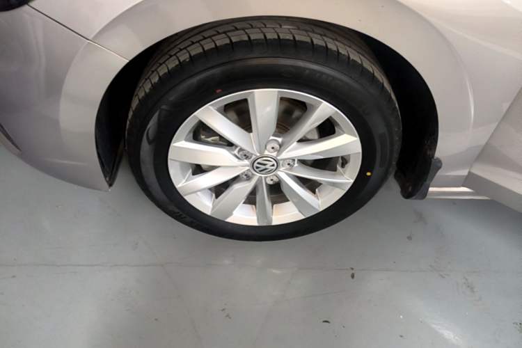 Used Volkswagen Bora 2019 1.5L Manual Comfort Version Left Front Wheel Hub