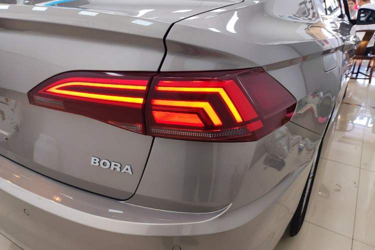 Used Volkswagen Bora 2019 Revised Version 1.5L Automatic Comfort Edition China VI Standard Right Rear Taillight