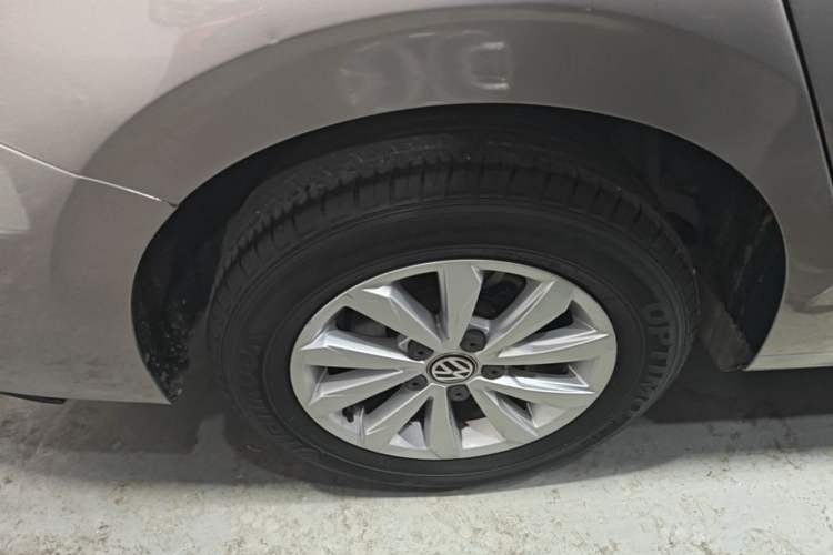 Used Volkswagen Bora 2019 Revised Version 1.5L Automatic Fashionable Style China VI Right Rear Wheel Hub