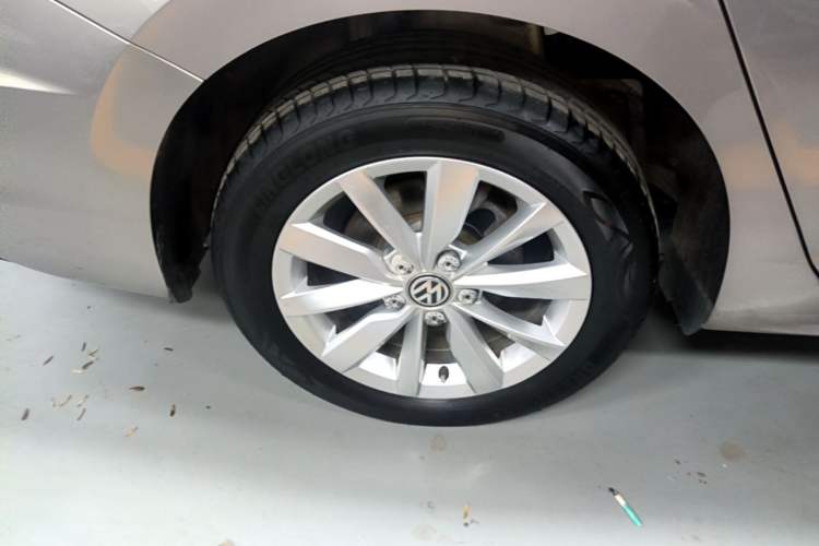 Used Volkswagen Bora 2019 1.5L Manual Comfort Version Right Rear Wheel Hub