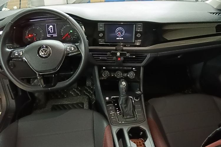 Used Volkswagen Bora 2019 Revised Version 280TSI DSG Elite Edition China VI Standard Center Console