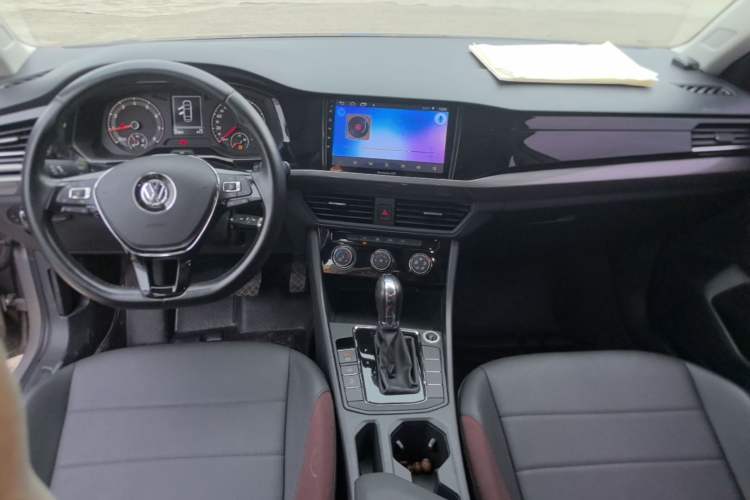 Used Volkswagen Bora 2019 1.5L Automatic Comfort Model Center Console