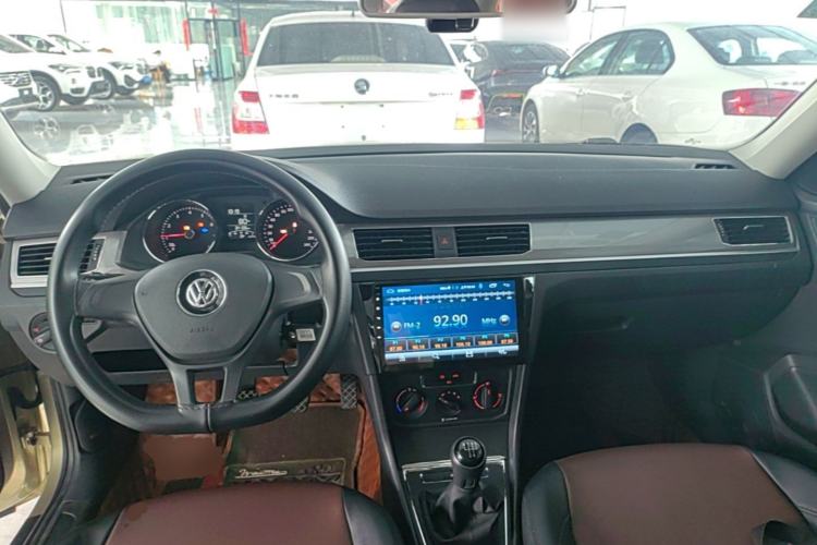 Used Volkswagen Bora 2019 Facelift Bora·Legend 1.5L Manual Fashion Edition China VI Standard Center Console