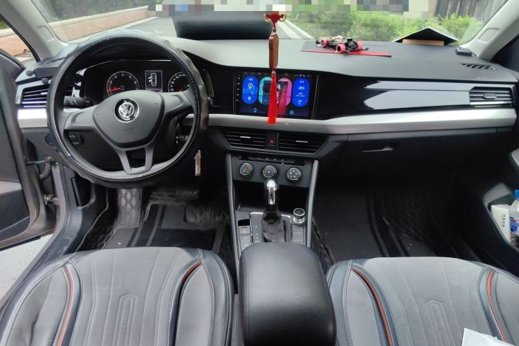 Used Volkswagen Bora 2019 1.5L Automatic Fashion Model Center Console