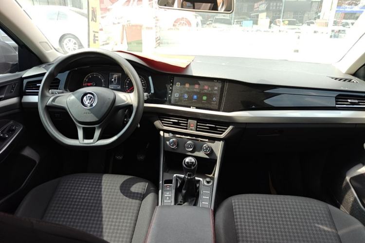 Used Volkswagen Bora 2019 Revised Version 1.5L Manual Fashion Edition China VI Standard Center Console