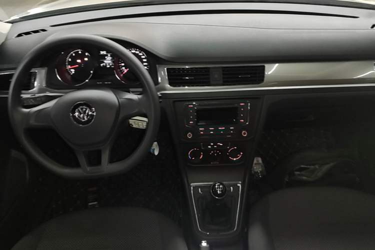Used Volkswagen Bora 2019 Bora Legend 1.5L Manual Fashion Edition China VI Standard Center Console