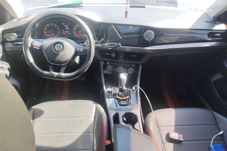 Used Volkswagen Bora 2019 1.5L Automatic Elite Version Center Console