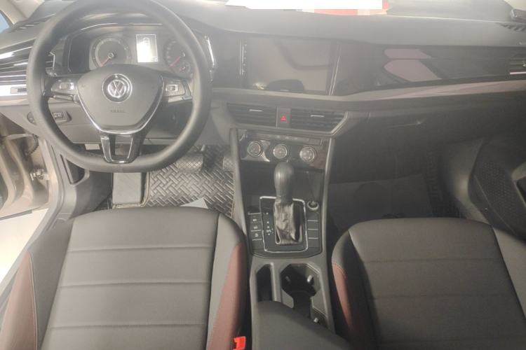 Used Volkswagen Bora 2019 1.5L Automatic Comfort Model Center Console