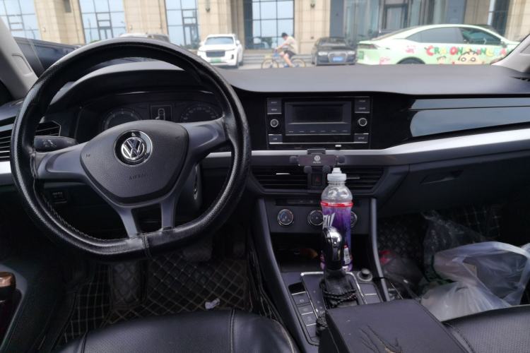 Used Volkswagen Bora 2019 1.5L Automatic Fashion Model Center Console