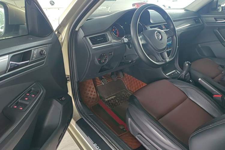 Used Volkswagen Bora 2019 Facelift Bora·Legend 1.5L Manual Fashion Edition China VI Standard Driver Seat