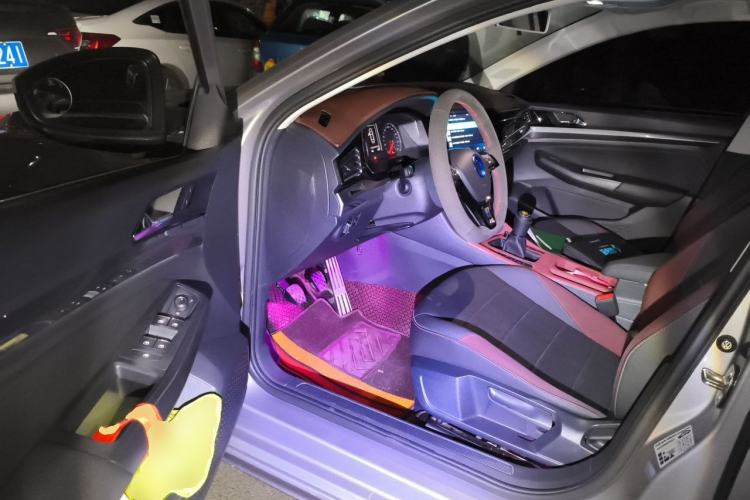 Used Volkswagen Bora 2019 1.5L Manual Comfort Version Driver Seat
