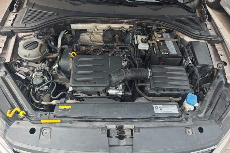 Used Volkswagen Bora 2019 Revised Version 1.5L Automatic Fashionable Style China VI Engine Bay